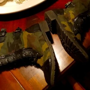 Camo Boots